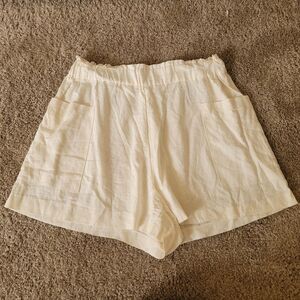 H&M cream linen high waisted summer vacation shorts